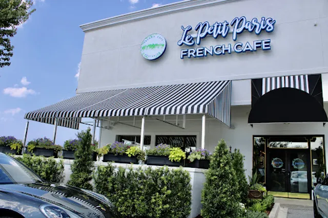 Le Petit Paris Cafe Southside