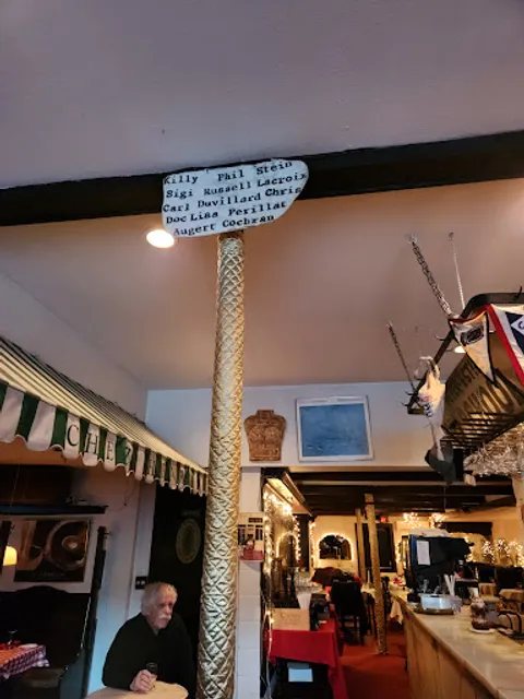 Chez Henri Restaurant & Bistro