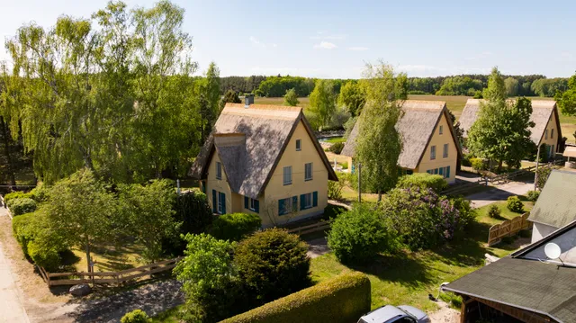 Reetdachhäuser Krienke mit Naturschwimmteich