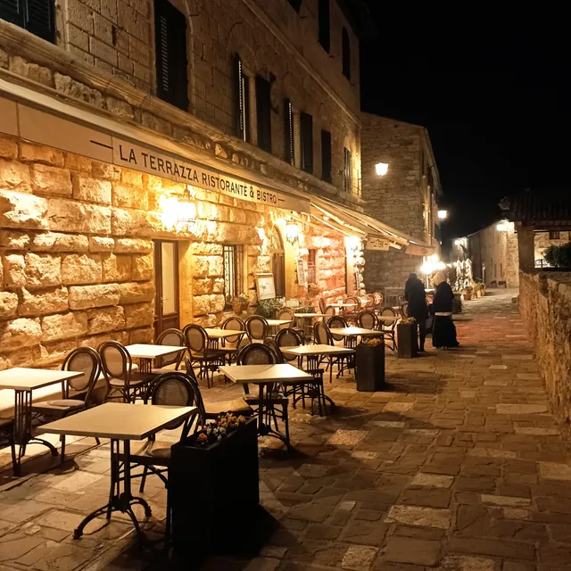 Bagno Vignoni Thermal Bath Old Town