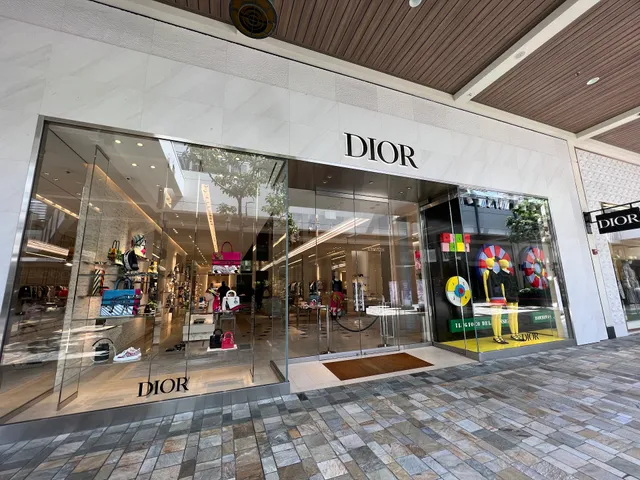 DIOR Hawaii Ala Moana Center