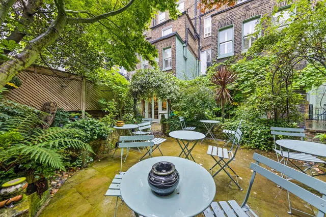 Vancouver Hotel & Studios