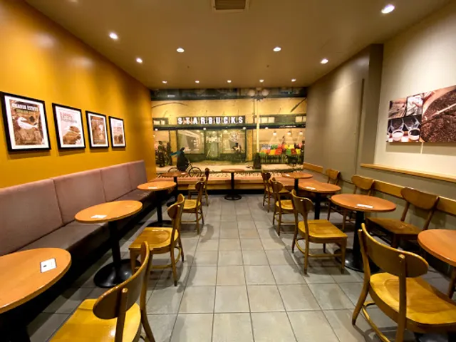 Starbucks Coffee - ACTA Nishinomiya