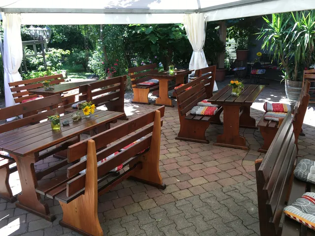 Weingut & Restaurant Isele mit Ferienwohnung