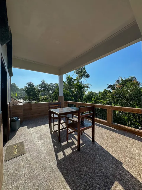 Tiara Homestay & Tour