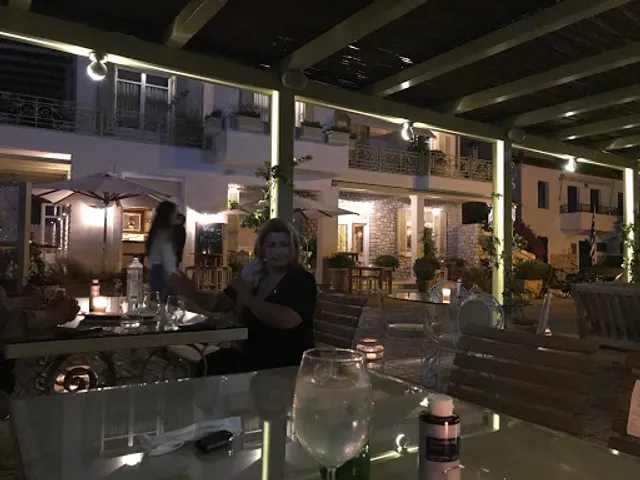 Mourayio Restaurant & lounge