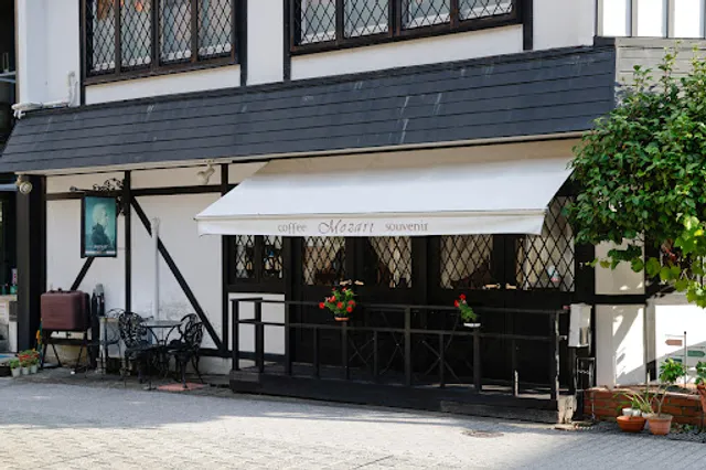 Cafe Mozart
