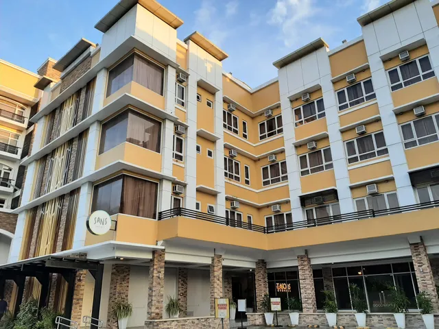 Sans Hotel at Luxebridge Suites Davao