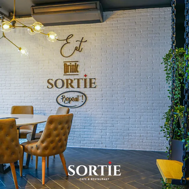 Sortie Cafe & Restaurant