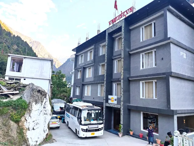 Hotel vasudeva inn