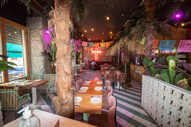 Gracias Padre - Jungle Club - Restaurante Mexicano