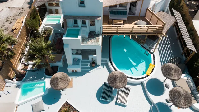 Santorini Summer Lovers