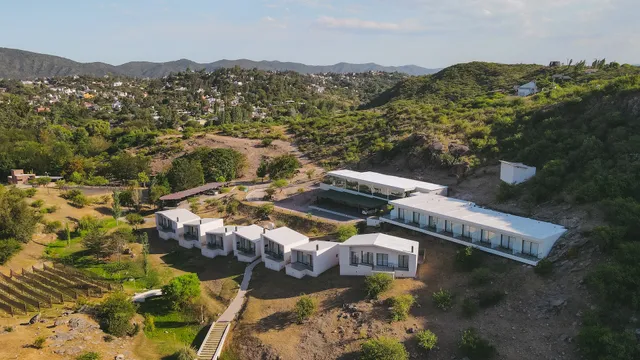 Rialto Carlos Paz Cabañas y Suites entre montañas.