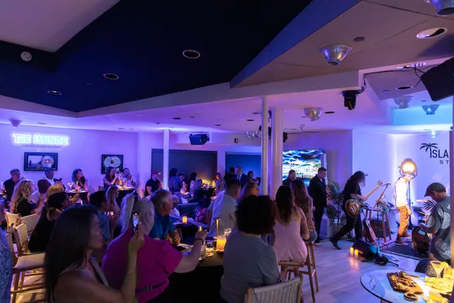 Kapono's at The Lounge / The Velvet Monkey Speakeasy