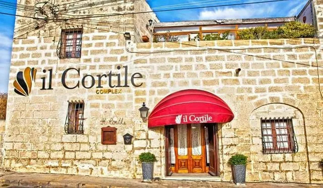 Il Cortile - Wine & Dine