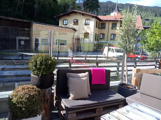 B O S E K ' S | Salt & Sugar