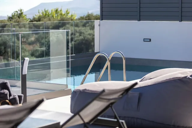 FOUR HORIZONS LUXURΥ VILLAS