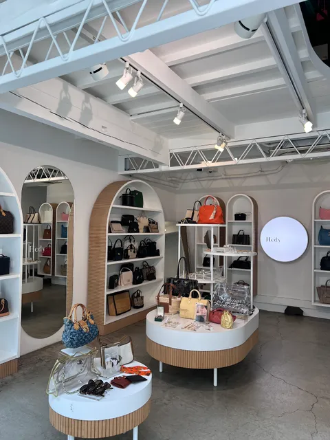 Hedy Vintage shop Osaka