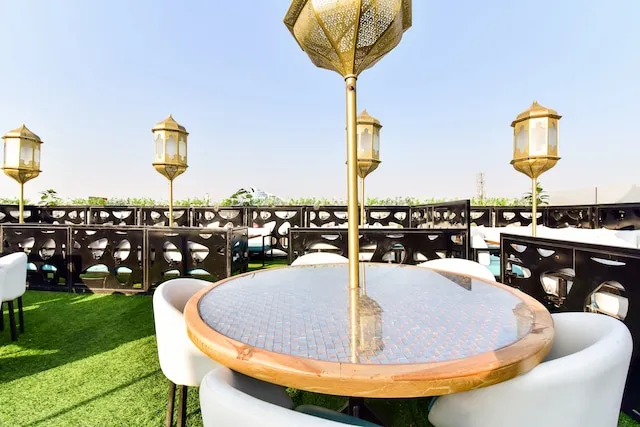 OYO Queens Hub Hotel