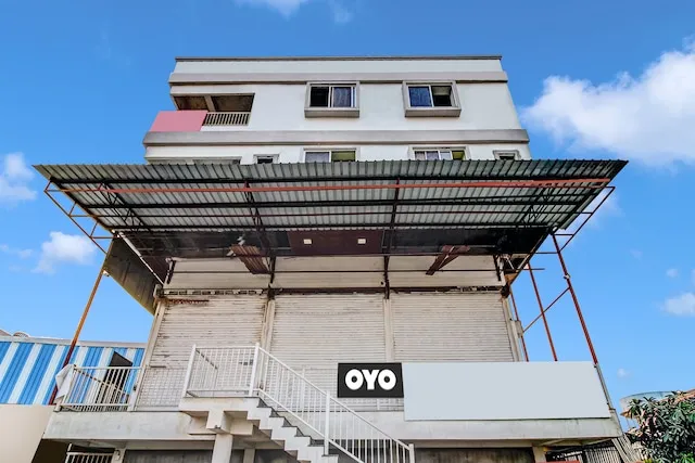 OYO Flagship Hotel King's Inn