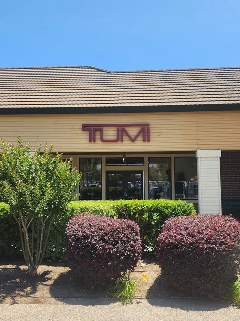 TUMI Outlet Store - Vacaville Premium Outlets