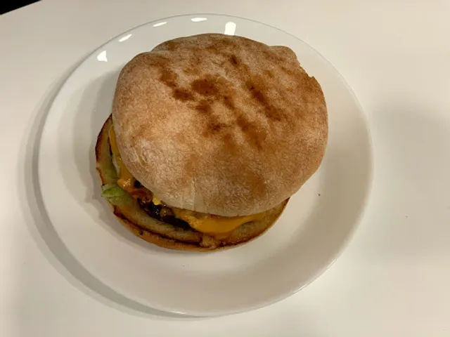 BBFC SNACK Halal Burger & Baguettes Wrap