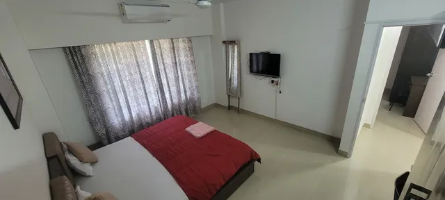 Arista Service Apartments