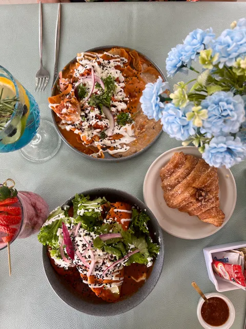 Aurora Brunch Garden