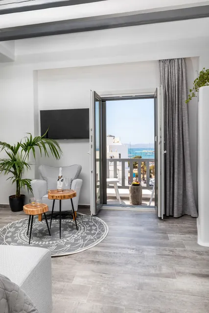 El_puerto Luxury Port Suites