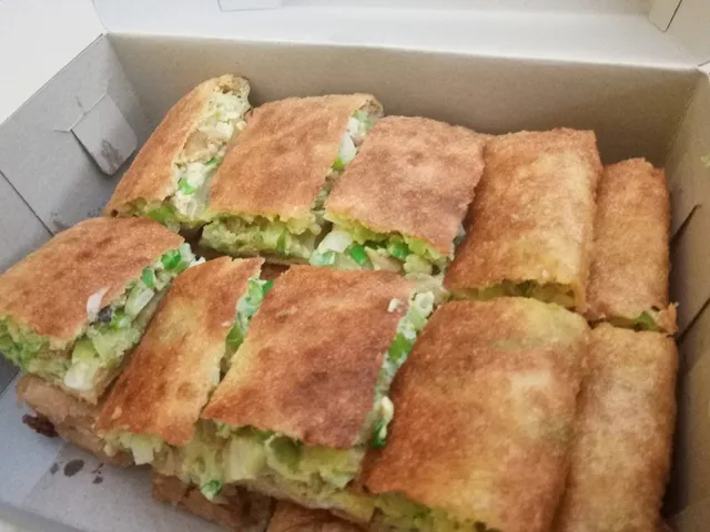 YOLLAND Martabak & Terang Bulan