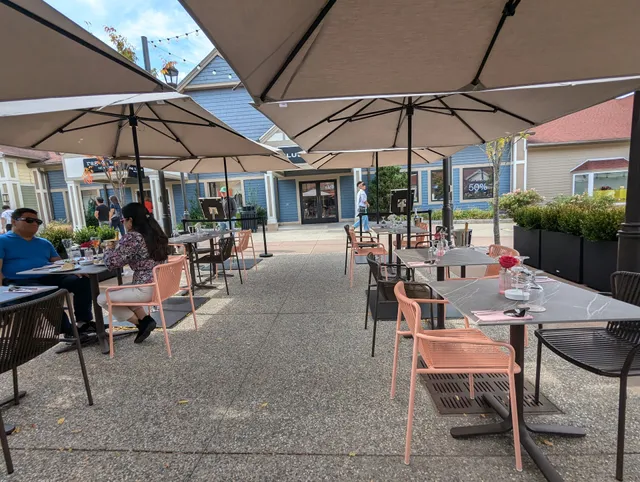 Bollicine & Co. Champagne Bar