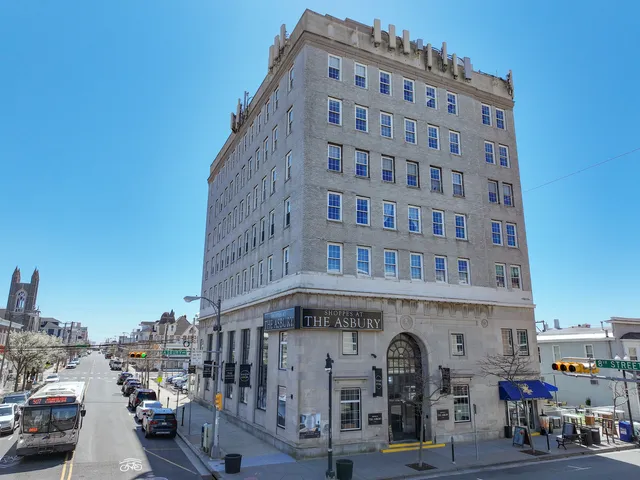 Shoppes at the Asbury