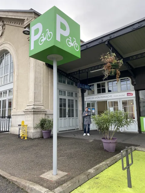 Totem Signalétique - Enseigne - Marquage adhésif - grand format