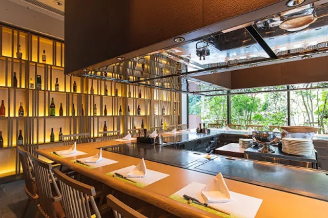 伊都竹彩 ホテル鮨バー＆鉄板焼きダイニング