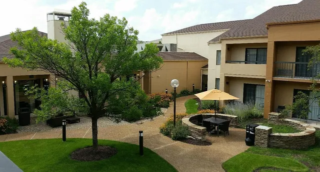 Courtyard by Marriott St. Louis Creve Coeur