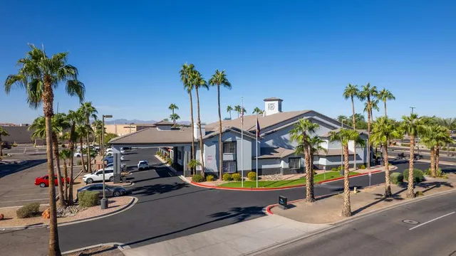 The Hotel Serene Glendale Peoria, Surestay Collection by BW