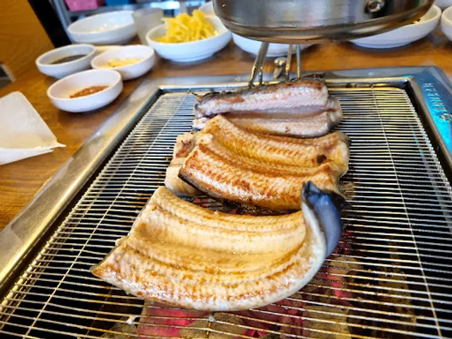 풍천민물장어 숯불꼼장어