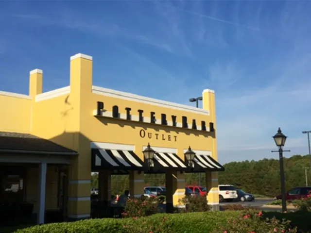 Pottery Barn Outlet