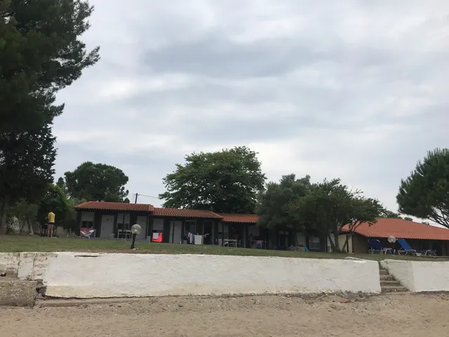 On the wave studios(Spitakia sto kyma)