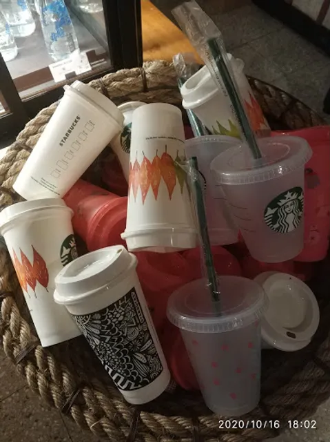 Starbucks Tebet Raya