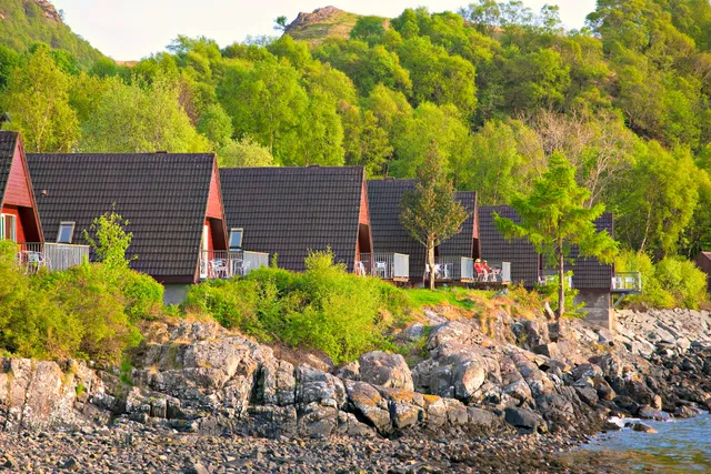 Loch Linnhe Waterfront Lodges with Hot Tubs