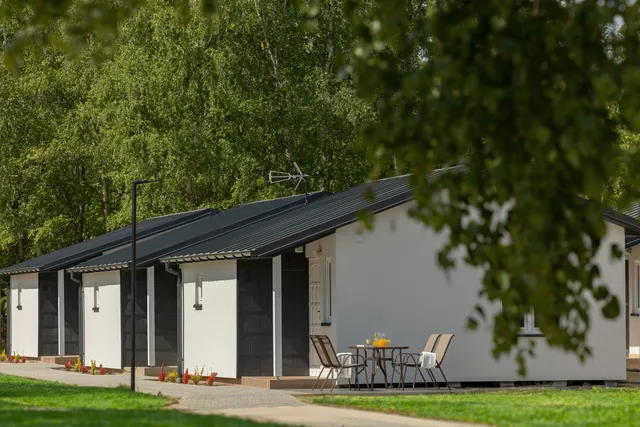 BURSZTYN - BERNSTEIN APARTMENTS