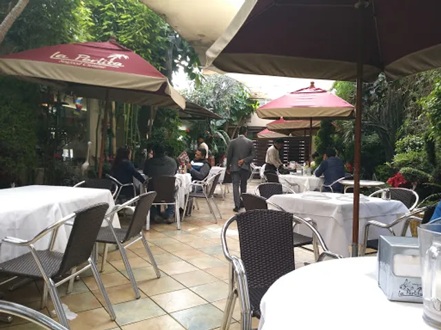 La Perlita Seafood Cuisine