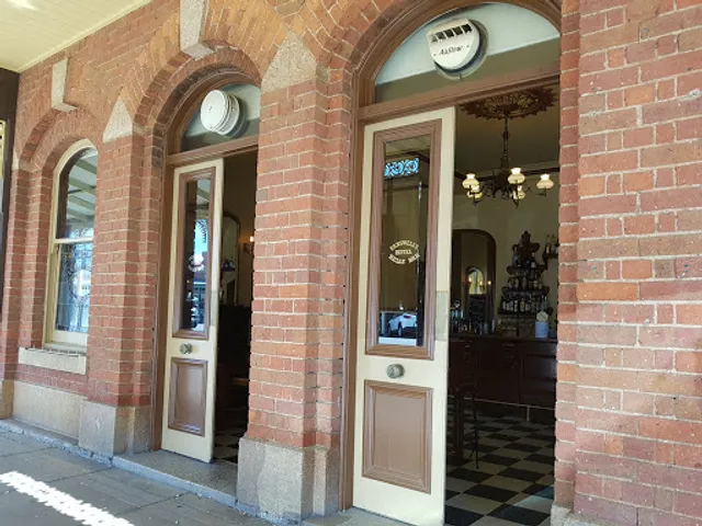 Tanswell's Commercial Hotel