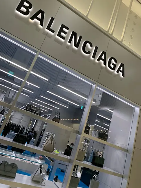 BALENCIAGA