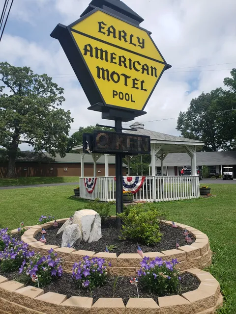Early American Motel