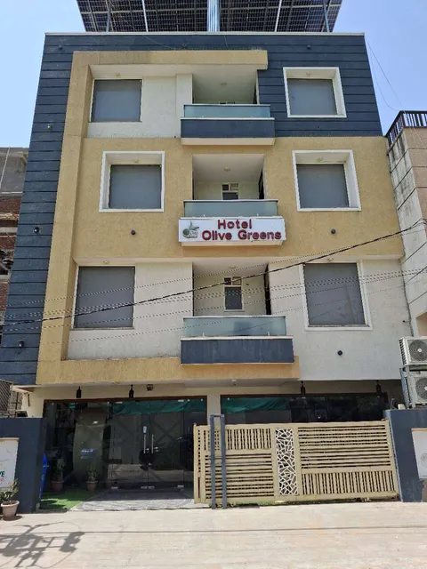 Hotel Olive Greens