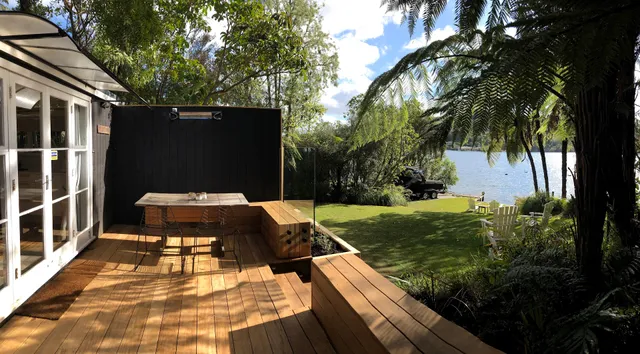 The Love Shack, Lake Rotoiti