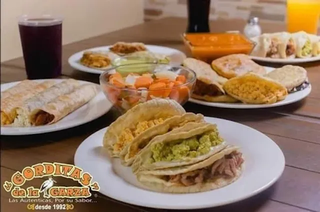 Gorditas de la garza suc Carnitas orta