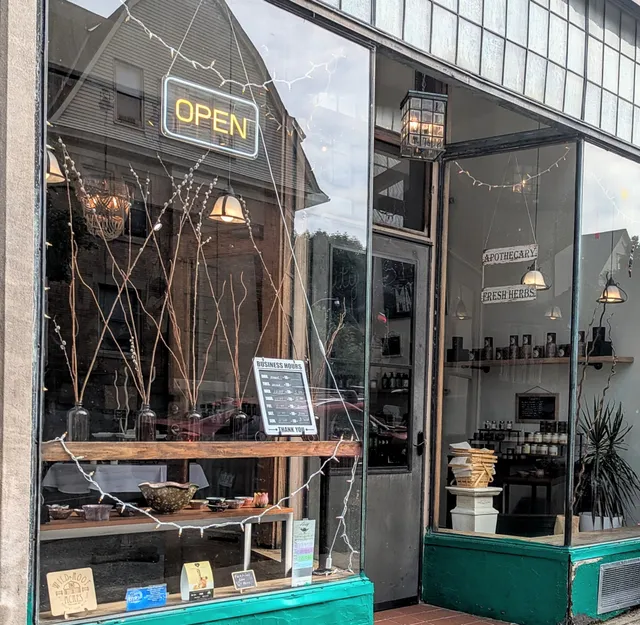 MJ's Apothecary & Gifts